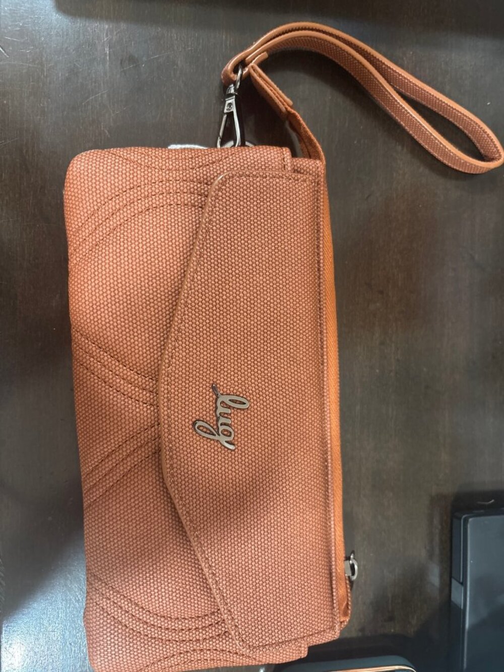 Lug Wristlet Wallet – Tan Pebbled, Envelope Flap